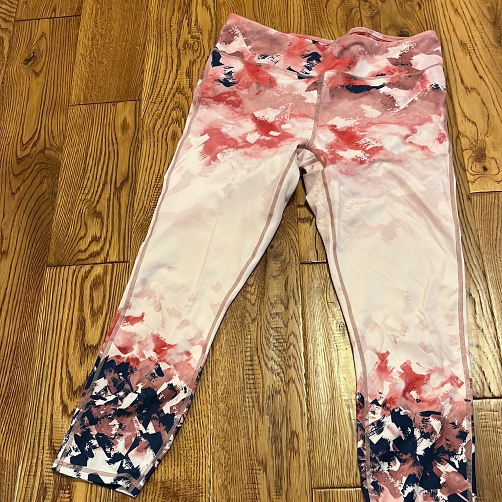 Fun Fabletics capri leggings